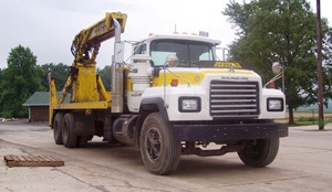 stauffer-concrete-products-crane-truck